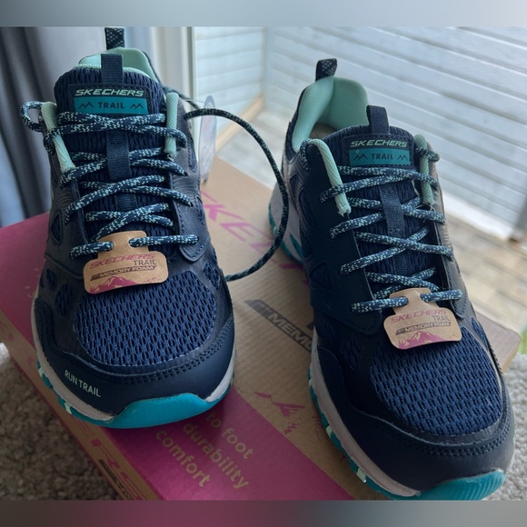 NWT - Skechers Women's Hillcrest Sneakers, Navy, size 8. - Picture 5 of 9